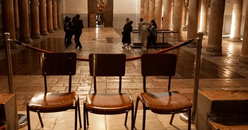 Fransada kilsələrdən dini əşyaların oğurluğu artır