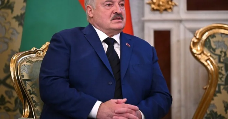 Lukaşenko Trampın emissarı ilə piylənmə əleyhinə dərmanı müzakirə edib