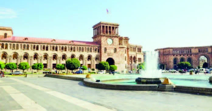 Ermənistanı kimlər gərginliyə sürükləyir?