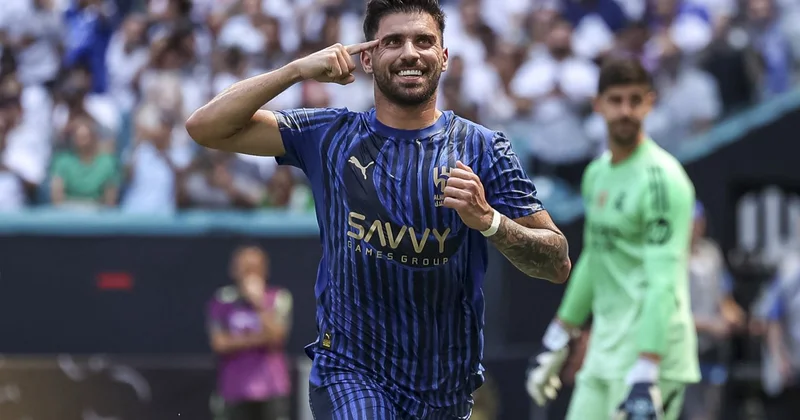 “Real” iki klubdan yarımmüdafiəçi transfer etmək istəyir