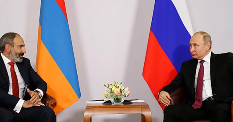 Paşinyan Putinlə Cənubi Qafqaz Dəmir Yolu hissələrinin bərpasını müzakirə edib