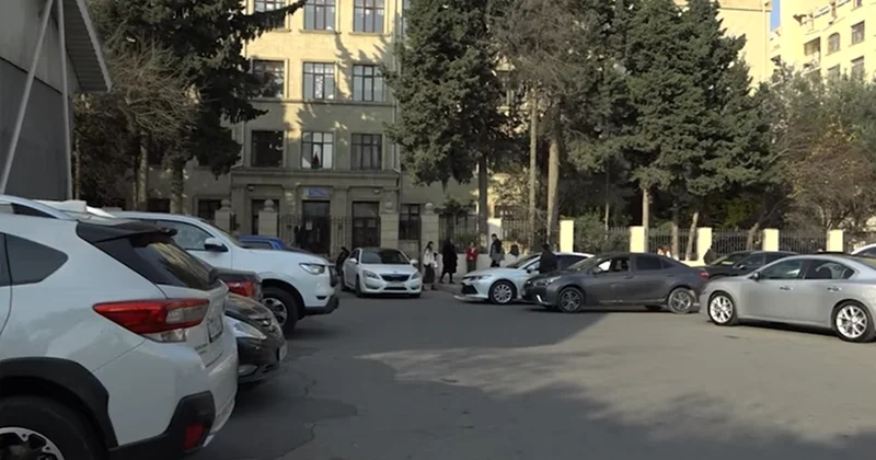 Dərsdə oturduğumuz yerdə hər gün cərimələr gəlir Müəllimlərdən parkinq barədə ŞİKAYƏT