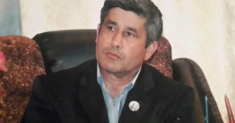 Yaşıl pərdəli pəncərə Barat Vüsal yazır