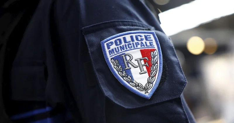 Parisdə kuryerin başına vurub 150 min avroluq zinət əşyalarını oğurladılar