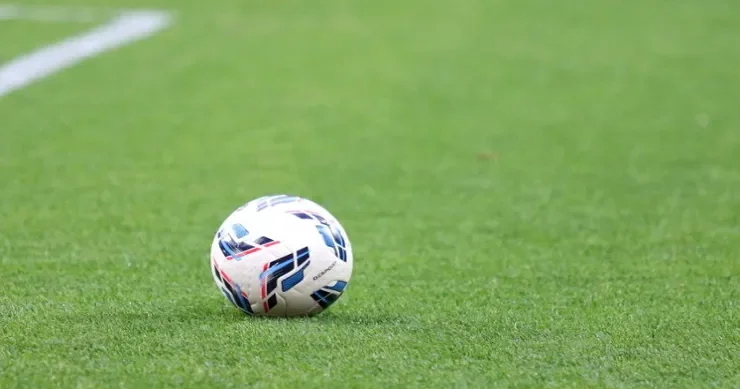 Futbolçu oyun zamanı qəpiyi udub öldü TƏFƏRRÜAT