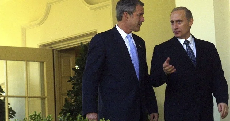 США открывает архивы: Как Путин и Буш обсуждали Иран за закрытыми дверями