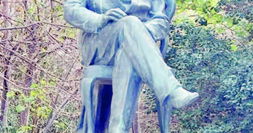 Heykəllərin dili olsa...