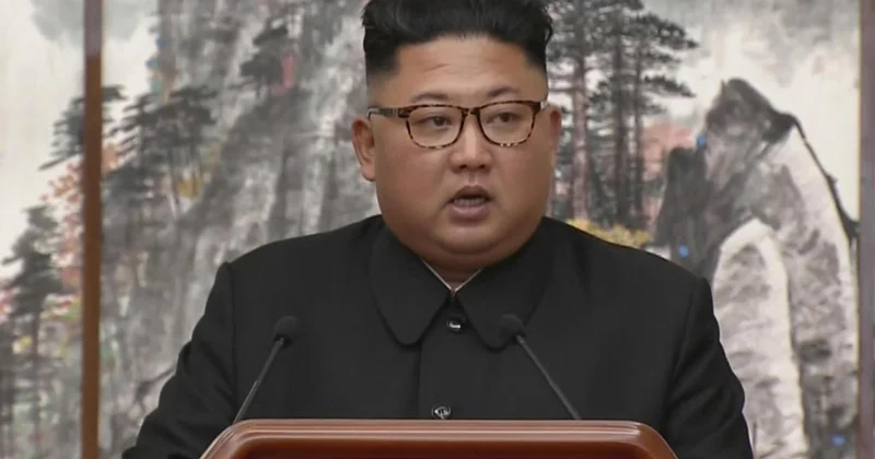 Kim Çen In Cənubi Koreyanın nüvə sualtı qayığı tikmək planını təhlükə adlandırıb