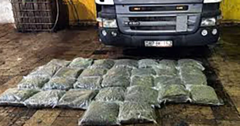 Paytaxtda dörd narkokuryer saxlanılıb