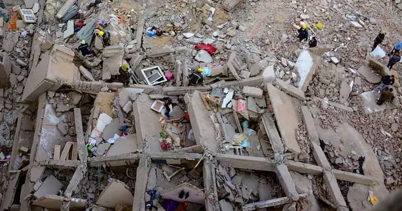 Misirdə yaşayış binası çöküb