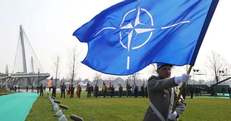 ABŞ də NATO nun Rusiya ilə mümkün müharibə planları tənqid edildi