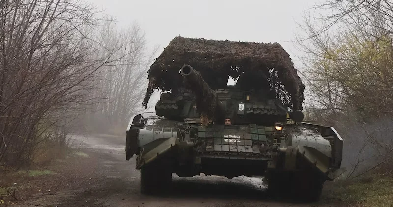 Danışıqlara baxmayaraq, USQ cəbhəni stabilləşdirmək üçün ağır döyüşlər aparır KİV