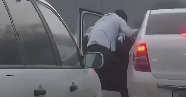 Korsan, hara sürürsən Yol üstündə makler i öldürənin İŞİ