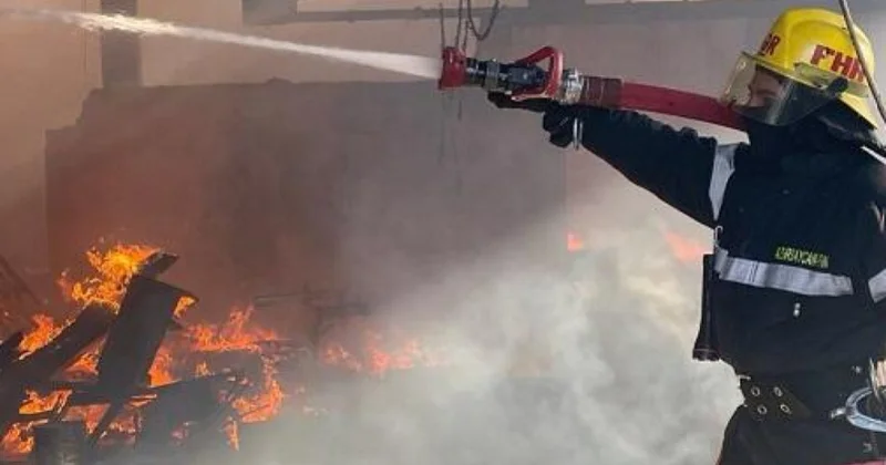 Paytaxtda beşmərtəbəli yataqxana binasında baş vermiş yanğın söndürülüb