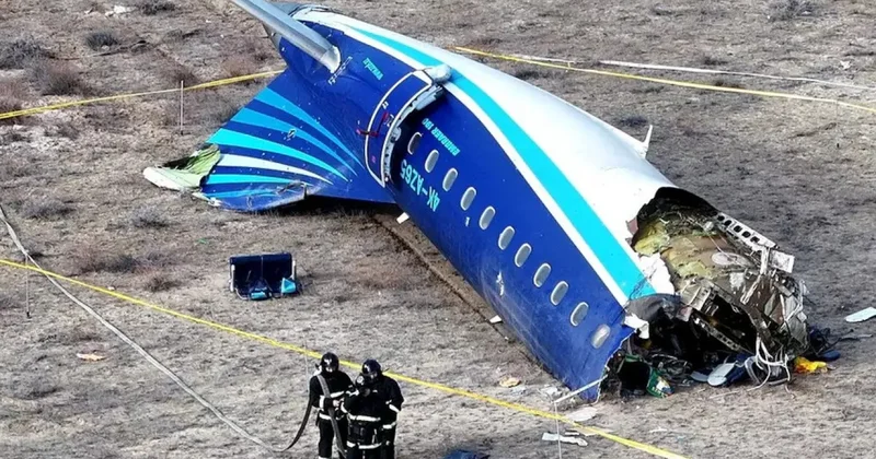 Qəzaya uğrayan AZAL a məxsus sərnişin təyyarəsinin həlak olan ekipaj üzvlərinin məzarları ziyarət olunub