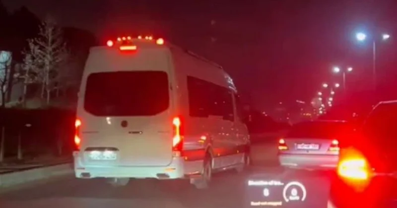 Məktəbliləri daşıyan mikroavtobus qəza vəziyyəti yaratdı VİDEO