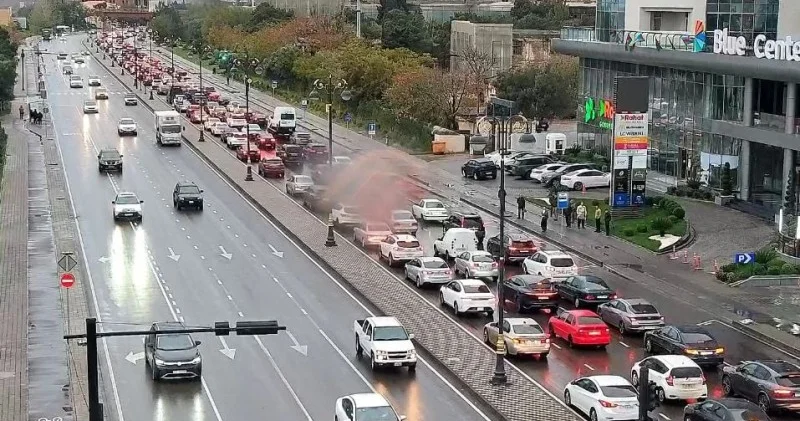 Yağışlı Bakı yollarında son vəziyyət SİYAHI
