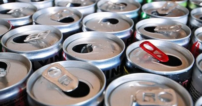 Küveytdə 18 yaşına çatmamış şəxslərə enerji içkilərinin satılması qadağan edilib