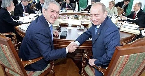 США открыли архивы: как Путин объяснял Бушу распад СССР?