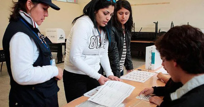 Peruda prezidentliyə rekord sayda namizəd qeydə alınıb