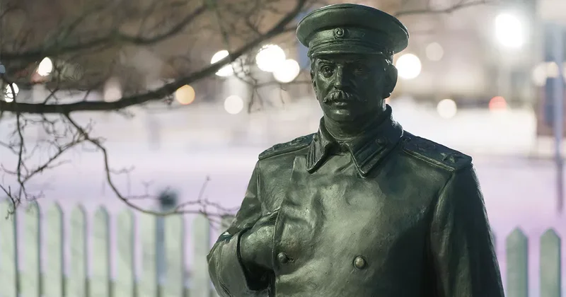 В российском городе решили оставить памятник Сталину