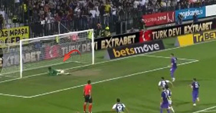 Fənərbağça nın qolkiperi Polşaya gedir