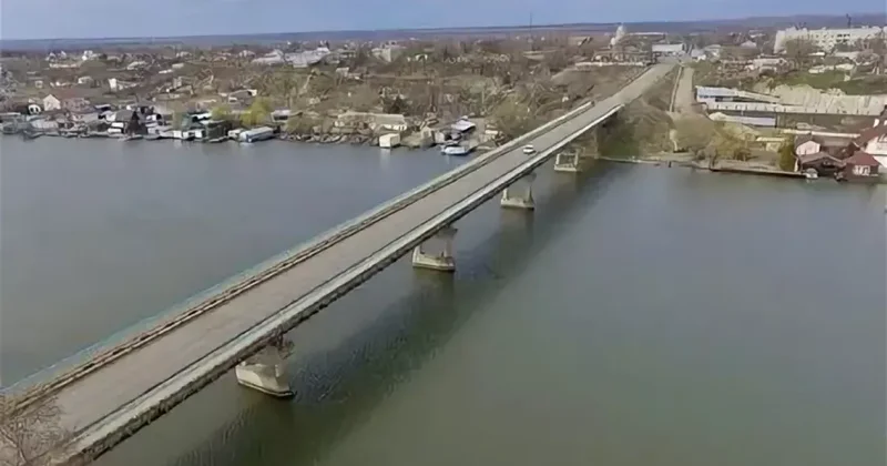 Мост в Одессе снова под ударом: дроны РФ угрожают дунайским портам ВИДЕО