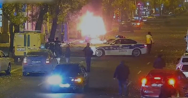 В Баку загорелся еще один автомобиль ВИДЕО