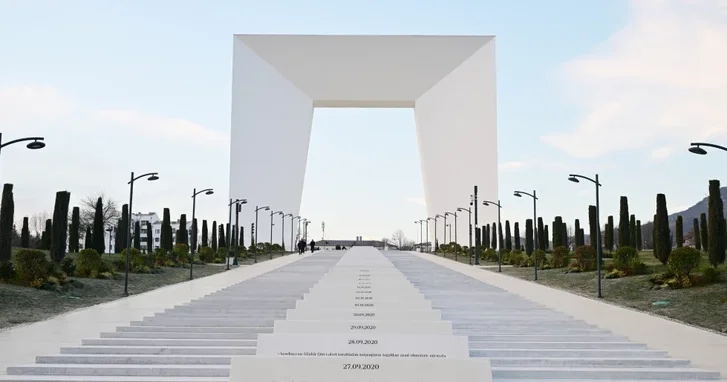 История победы в камне: новый парк в Ханкенди увековечил освобождение Карабаха