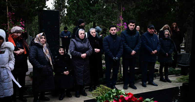 Təyyarə faciəsinin qurbanlarının xatirəsi yad edilir FOTO