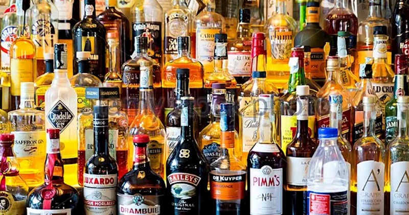 Saxta içkilər aşkar edildi: Vətəndaş bayram günləri nələrə diqqət etməlidir?