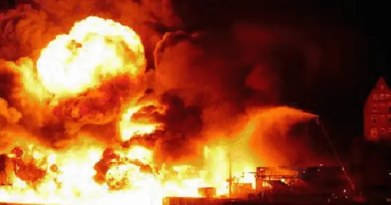 Temryuk limanında neftlə dolu iki tanker vuruldu Güclü yanğın başlayıb