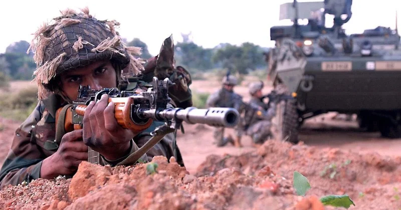 Индия и Китай активно строят инфраструктуру для войны за Гималаи