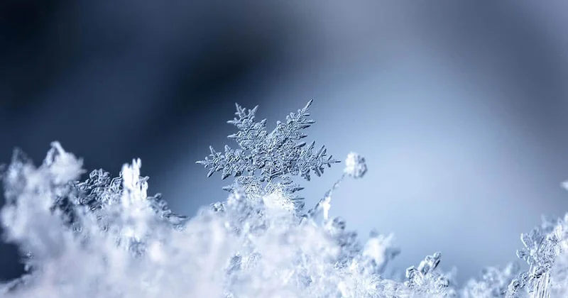 Qaxa qar yağdı, yollar buz bağladı VİDEO