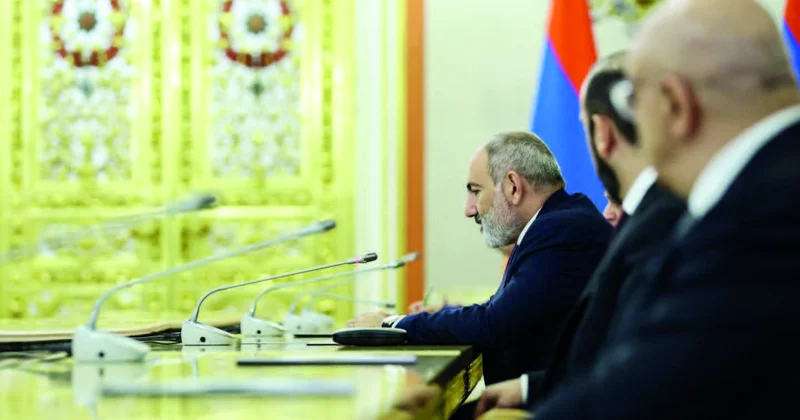 İrəvanın kompası Şərqlə Qərb arasında titrəyir