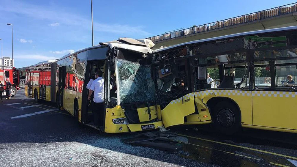 İstanbulda ağır qəza: ölü və yaralılar var