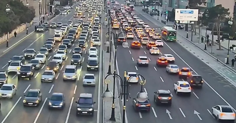 Bu yollarda tıxac var Sürücülərin nəzərinə!