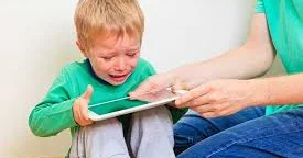 Uşaqlarda telefon asılılığı sosial davranışlara mənfi təsir edir ŞƏRH EDİLDİ