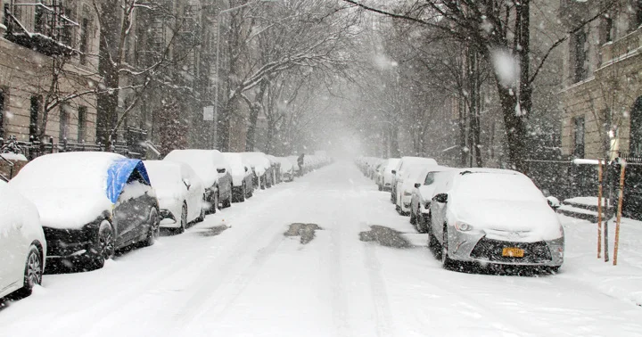 АВС: снежная буря затронула 200 млн граждан США