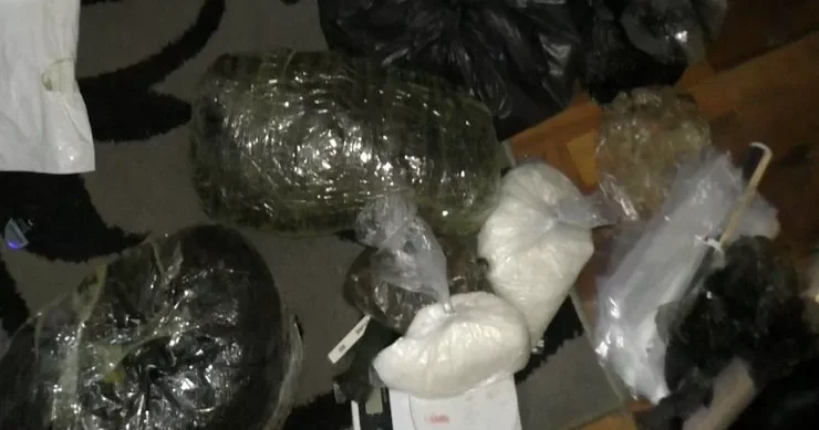 Bakıda narkokuryerlərə qarşı ƏMƏLİYYATDA biri qadın olmaqla 2 nəfər tutuldu VİDEO