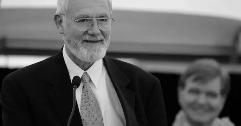 Çiçək xəstəliyinin peyvəndini tapan həkim vəfat etdi