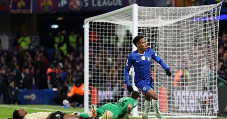 Çelsi nin 18 yaşlı futbolçusu klubun tarixinə düşdü