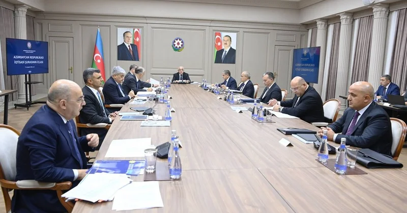 Hökumət necə qənaət rejiminə keçib ki, məmurlar biznes klassda uçurlar?