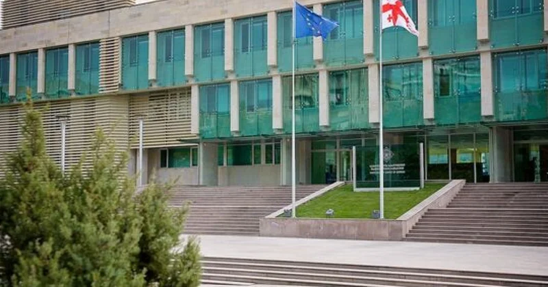 Gürcüstan DTX binasının yaxınlığında meyit tapıldı