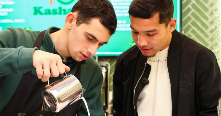 Sabah ın futbolçuları xüsusi qayğıya ehtiyacı olan gənclərin qonağı oldular FOTOLAR