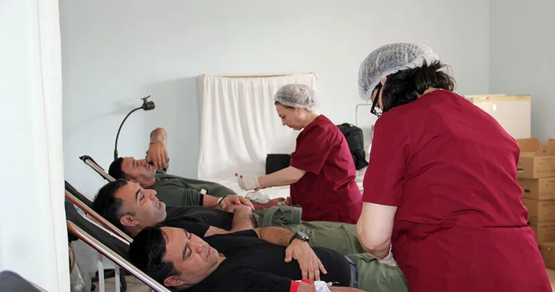 Hərbi qulluqçular qanvermə aksiyasında iştirak edib FOTO