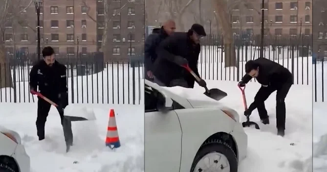 Nyu York meri kürəklə qar təmizlədi