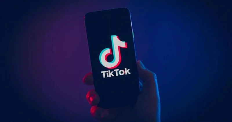 “Tiktok”da canlıda qeyri etik ifadələr KONKRET