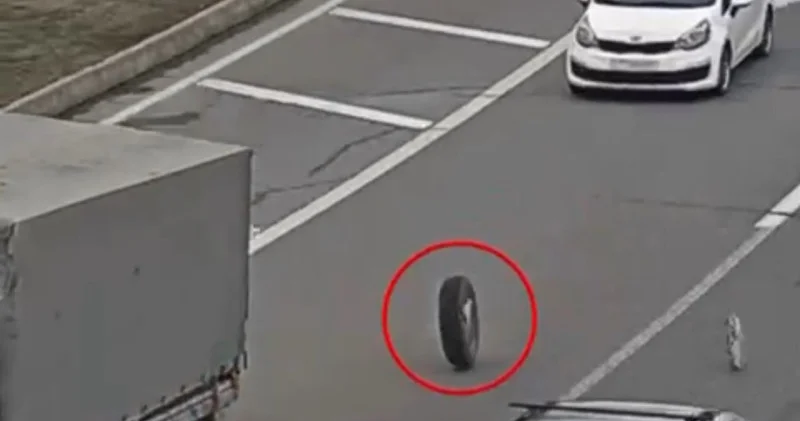 Bakıda yük avtomobilinin təkərləri yerindən çıxdı VİDEO