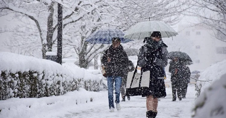 Deyirlər ki, yenə qar yağacaq....